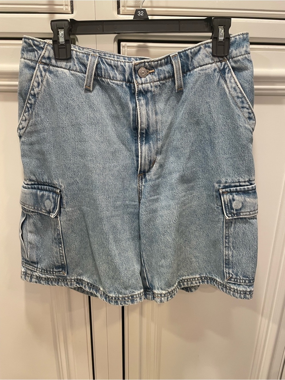 Woman’s Levi’s cargo shorts